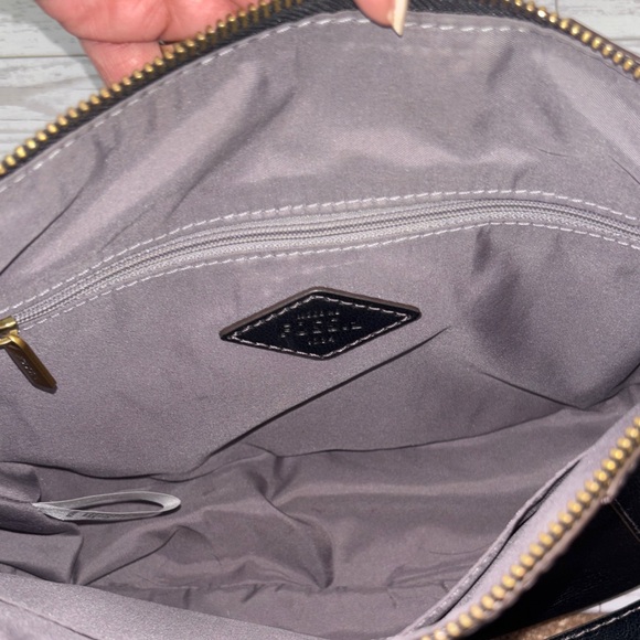 Fossil Black Leather Shoulder Bag - Picture 6 of 11